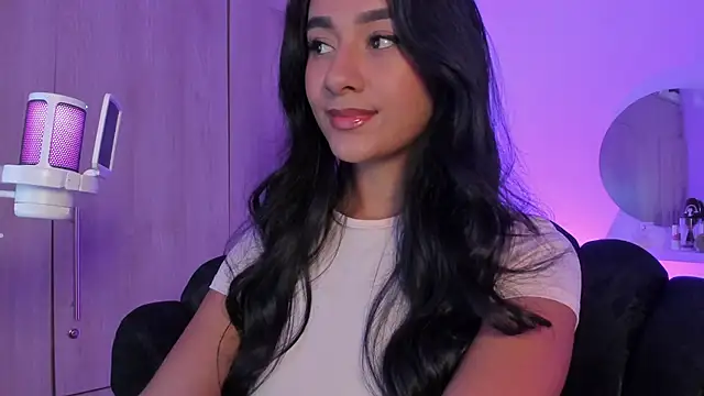 Snapshot of anne_leee chatting on 25, 6, 2026 anne leee online show from 25, 6, 2026
