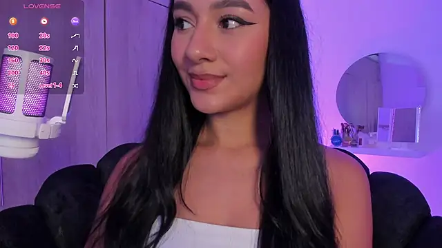 Snapshot of anne_leee chatting on 11, 7, 2026 anne leee online show from 11, 7, 2026