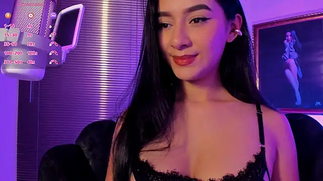 Snapshot of anne_leee chatting on 8, 5, 2026 anne leee online show from 8, 5, 2026