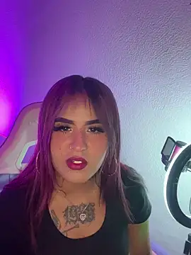 Snapshot of ivoni chatting on 7, 10, 2025 ivoni online show from 7, 10, 2025