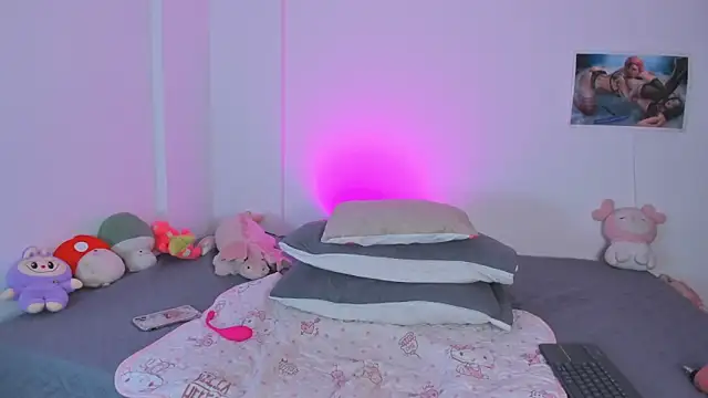 Miaengels  online show from 11, 4, 2026