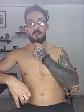 Snapshot of DioserSoares chatting on 13, 10, 2025 DioserSoares online show from 13, 10, 2025