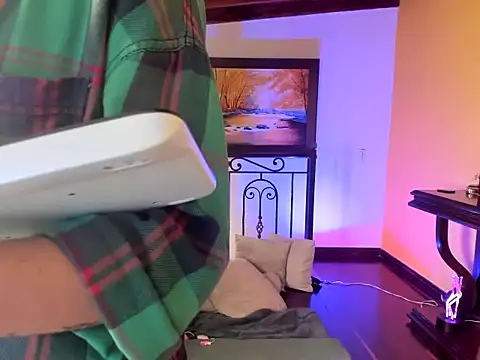 Zulyhenao online show from 15, 10, 2025