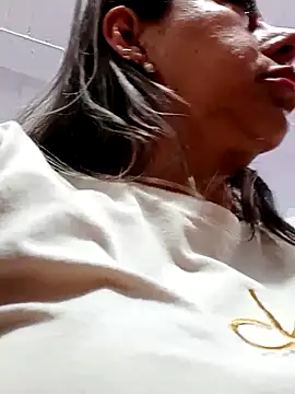Snapshot of GisellTorres36 chatting on 2, 5, 2026 GisellTorres36 online show from 2, 5, 2026