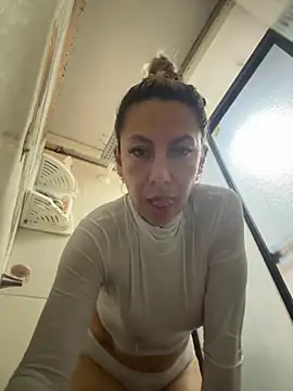 Snapshot of GisellTorres36 chatting on 13, 10, 2025 GisellTorres36 online show from 13, 10, 2025