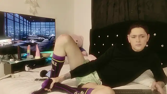 Snapshot of Tyler_cat chatting on 20, 10, 2025 Tyler cat online show from 20, 10, 2025