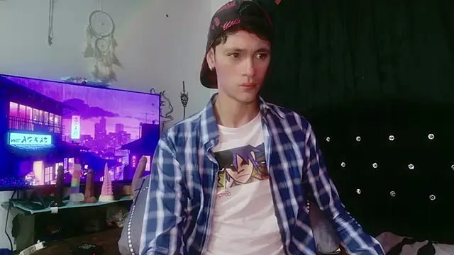 Snapshot of Tyler_cat chatting on 27, 11, 2025 Tyler cat online show from 27, 11, 2025