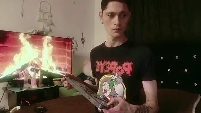 Snapshot of Tyler_cat chatting on 14, 11, 2025 Tyler cat online show from 14, 11, 2025