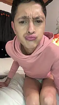 Snapshot of Tyler_cat chatting on 19, 10, 2025 Tyler cat online show from 19, 10, 2025