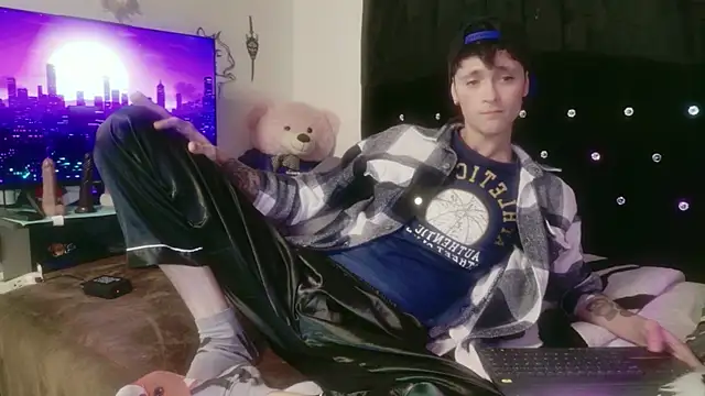 Tyler cat online show from 2, 12, 2025