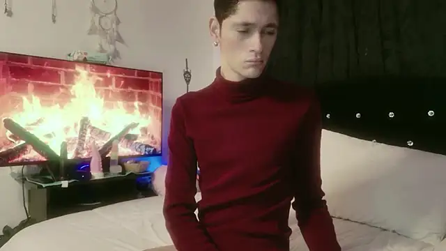 Snapshot of Tyler_cat chatting on 28, 10, 2025 Tyler cat online show from 28, 10, 2025