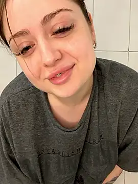 KellyMoors online show from 2, 12, 2025