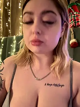 KellyMoors online show from 20, 12, 2025