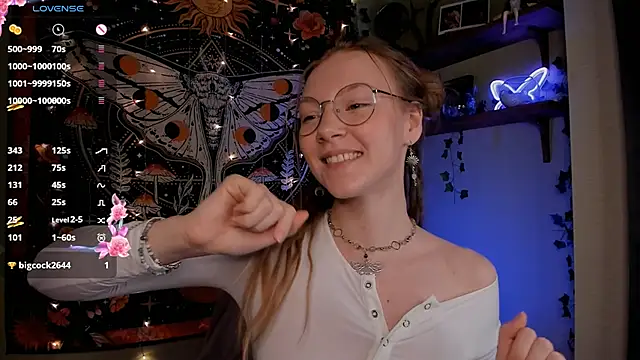 lyra thenymph online show from 17, 10, 2025