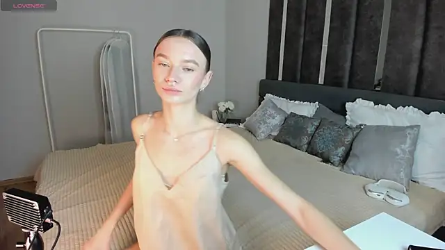 EvaToniz online show from 14, 11, 2025