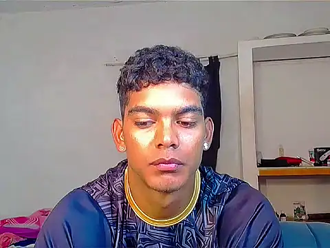 Snapshot of theMyke101 chatting on 12, 6, 2026 theMyke101 online show from 12, 6, 2026