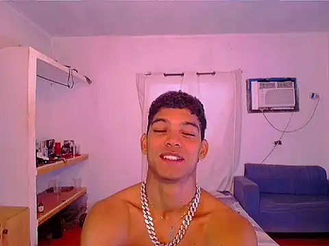 Snapshot of theMyke101 chatting on 15, 6, 2026 theMyke101 online show from 15, 6, 2026