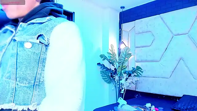 Snapshot of Julieta_Slav3 chatting on 9, 5, 2026 Julieta Slav3 online show from 9, 5, 2026