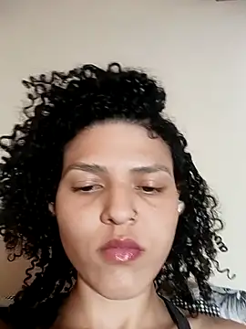 Snapshot of Larissinhamm chatting on 5, 10, 2025 Larissinhamm online show from 5, 10, 2025