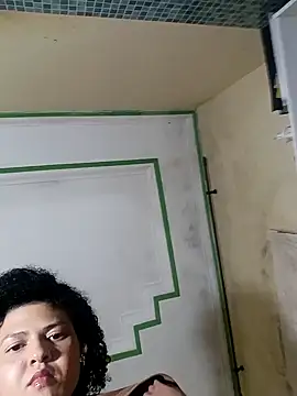 Snapshot of Larissinhamm chatting on 5, 10, 2025 Larissinhamm online show from 5, 10, 2025