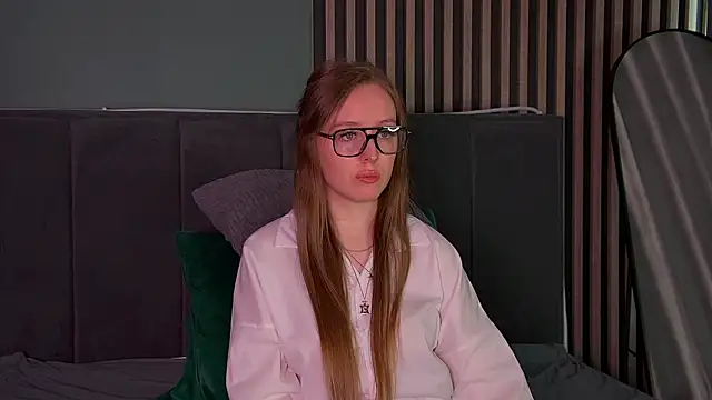 Snapshot of KathyStewart chatting on 11, 10, 2025 KathyStewart online show from 11, 10, 2025