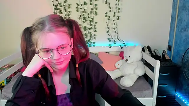 shy elina01 online show from 2, 10, 2025