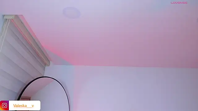 Snapshot of valeska__V chatting on 31, 5, 2026 valeska V online show from 31, 5, 2026