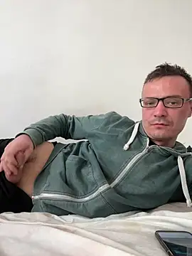 viktor1992-1-1 online show from 15, 3, 2026