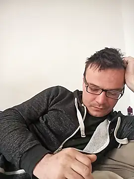 viktor1992-1-1 online show from 23, 4, 2026