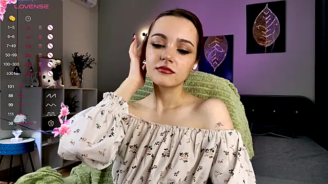 Snapshot of ElizabethMilller_ chatting on 1, 11, 2025 ElizabethMilller online show from 1, 11, 2025