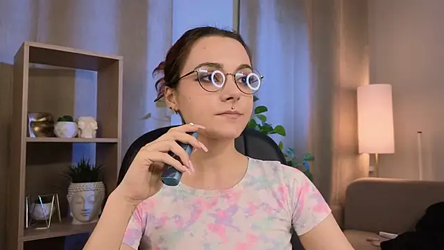 Snapshot of ElizabethMilller_ chatting on 25, 11, 2025 ElizabethMilller online show from 25, 11, 2025