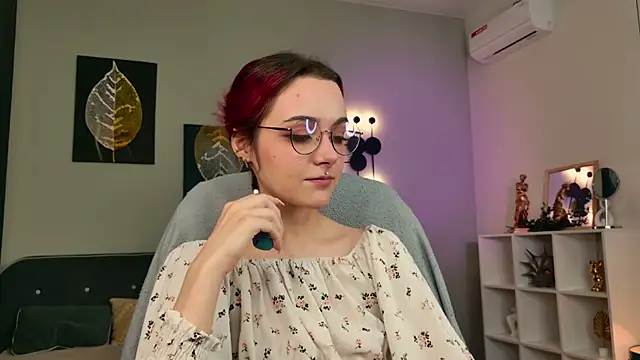 Snapshot of ElizabethMilller_ chatting on 27, 11, 2025 ElizabethMilller online show from 27, 11, 2025