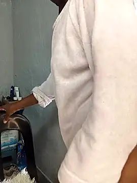 Sex bomb30 online show from 9, 3, 2026