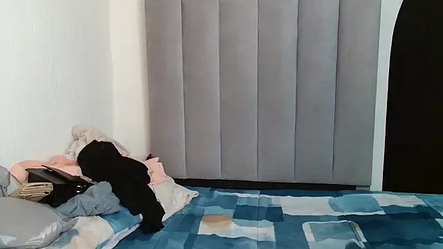 Sex bomb30 online show from 18, 11, 2025