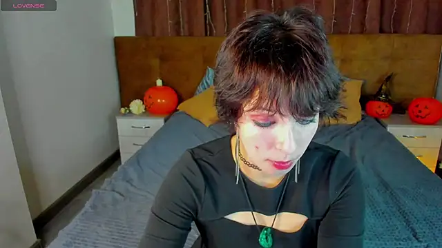 Sara Frayer online show from 29, 10, 2025