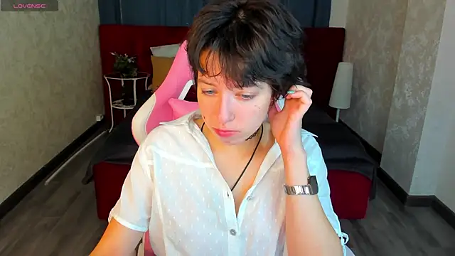 Sara Frayer online show from 9, 10, 2025