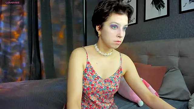 Sara Frayer online show from 10, 11, 2025