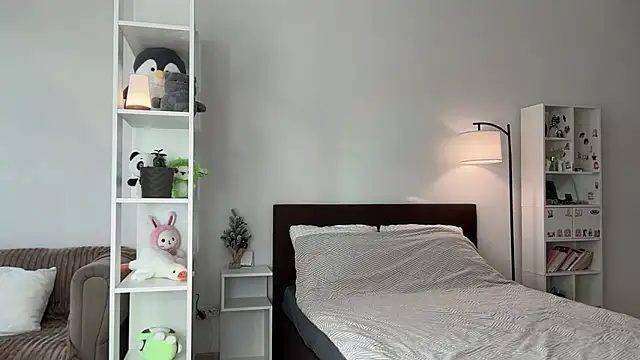 yourlittlesunrise  online show from 22, 2, 2026