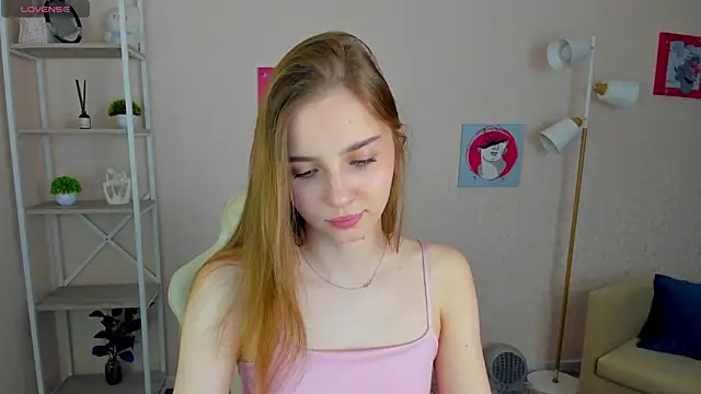 L1na Reeds online show from 16, 10, 2025