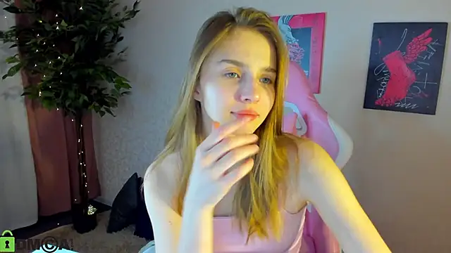 L1na Reeds online show from 16, 12, 2025