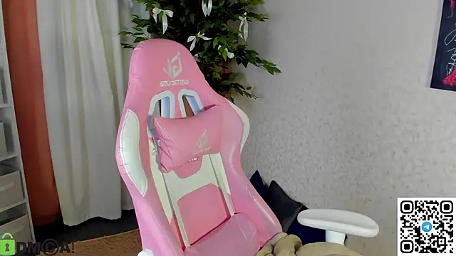 L1na Reeds online show from 13, 1, 2026