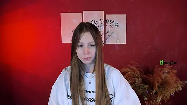 esme moore  online show from 10, 10, 2025