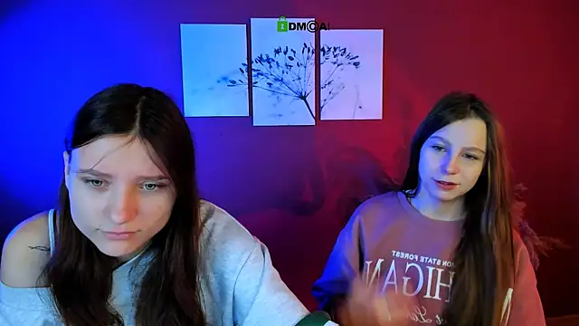 esme moore  online show from 17, 10, 2025