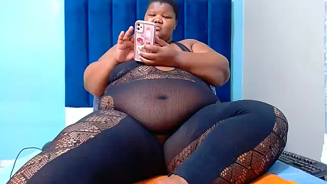 LadyBear2002 online show from 15, 7, 2026