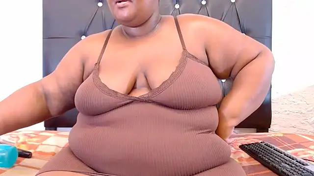 LadyBear2002 online show from 5, 4, 2026