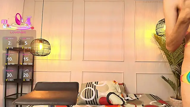 Nikki Vesper online show from 5, 12, 2025