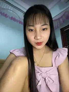 Snapshot of banlinh004 chatting on 28, 10, 2025 banlinh004 online show from 28, 10, 2025