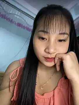 Snapshot of banlinh004 chatting on 12, 10, 2025 banlinh004 online show from 12, 10, 2025