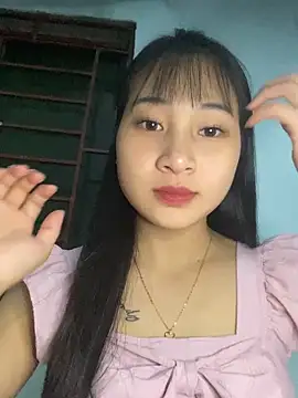 Snapshot of banlinh004 chatting on 17, 10, 2025 banlinh004 online show from 17, 10, 2025