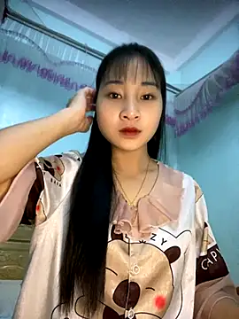 Snapshot of banlinh004 chatting on 18, 11, 2025 banlinh004 online show from 18, 11, 2025